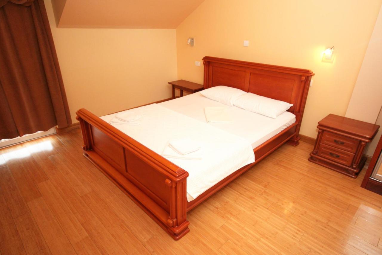 הרצג-נובי Hotel Rr מראה חיצוני תמונה