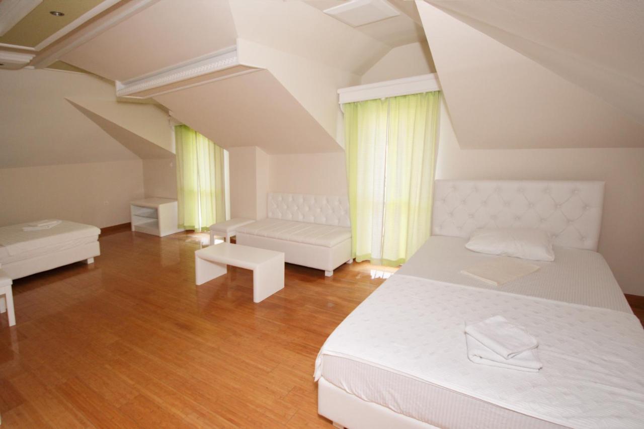הרצג-נובי Hotel Rr מראה חיצוני תמונה