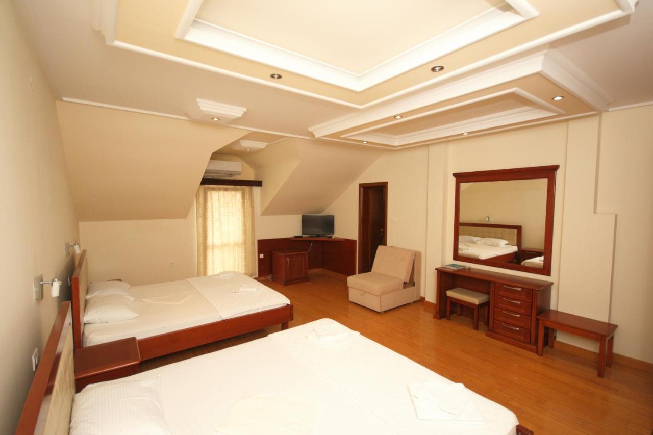הרצג-נובי Hotel Rr מראה חיצוני תמונה